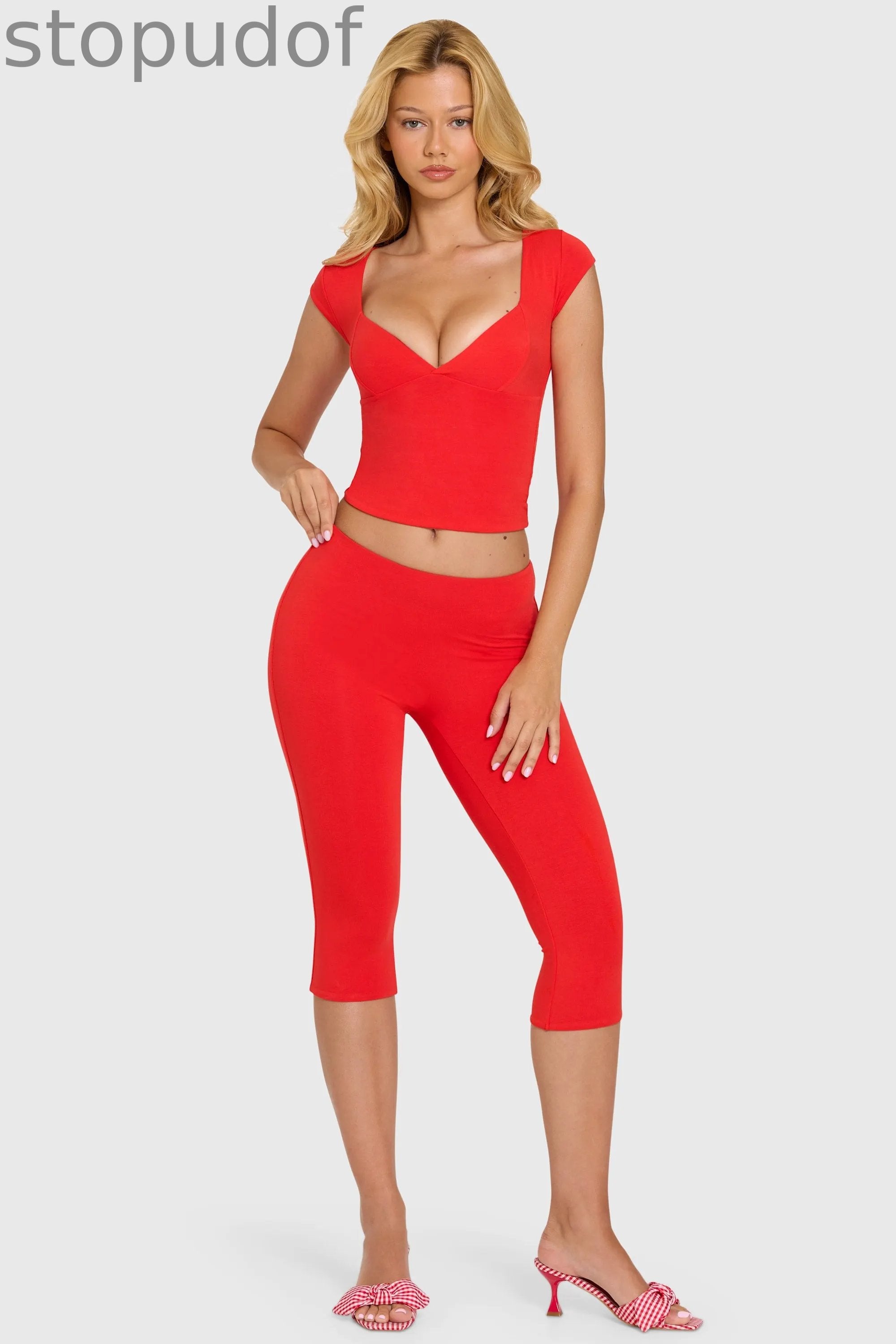 Modal Capri Leggings in Cherry