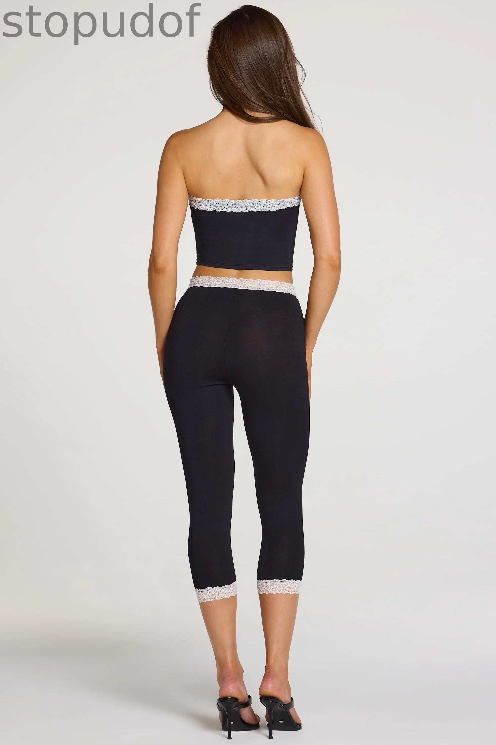 Modal Lace-Trim Mid-Rise Capri Leggings in Black