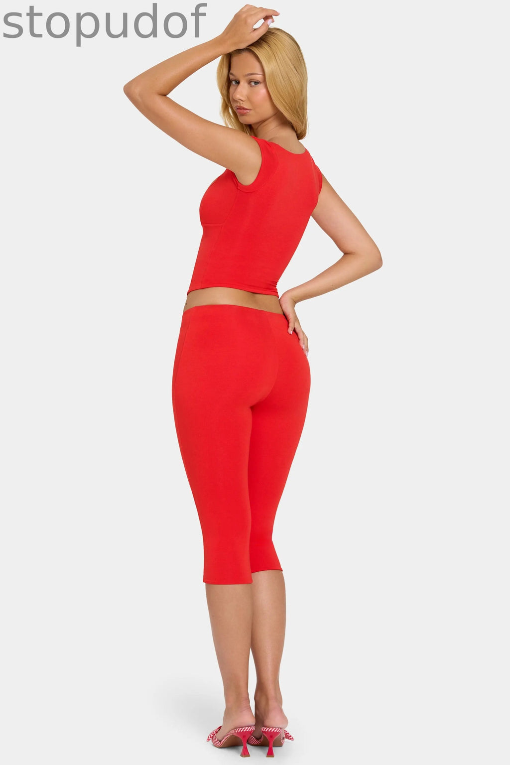 Modal Capri Leggings in Cherry