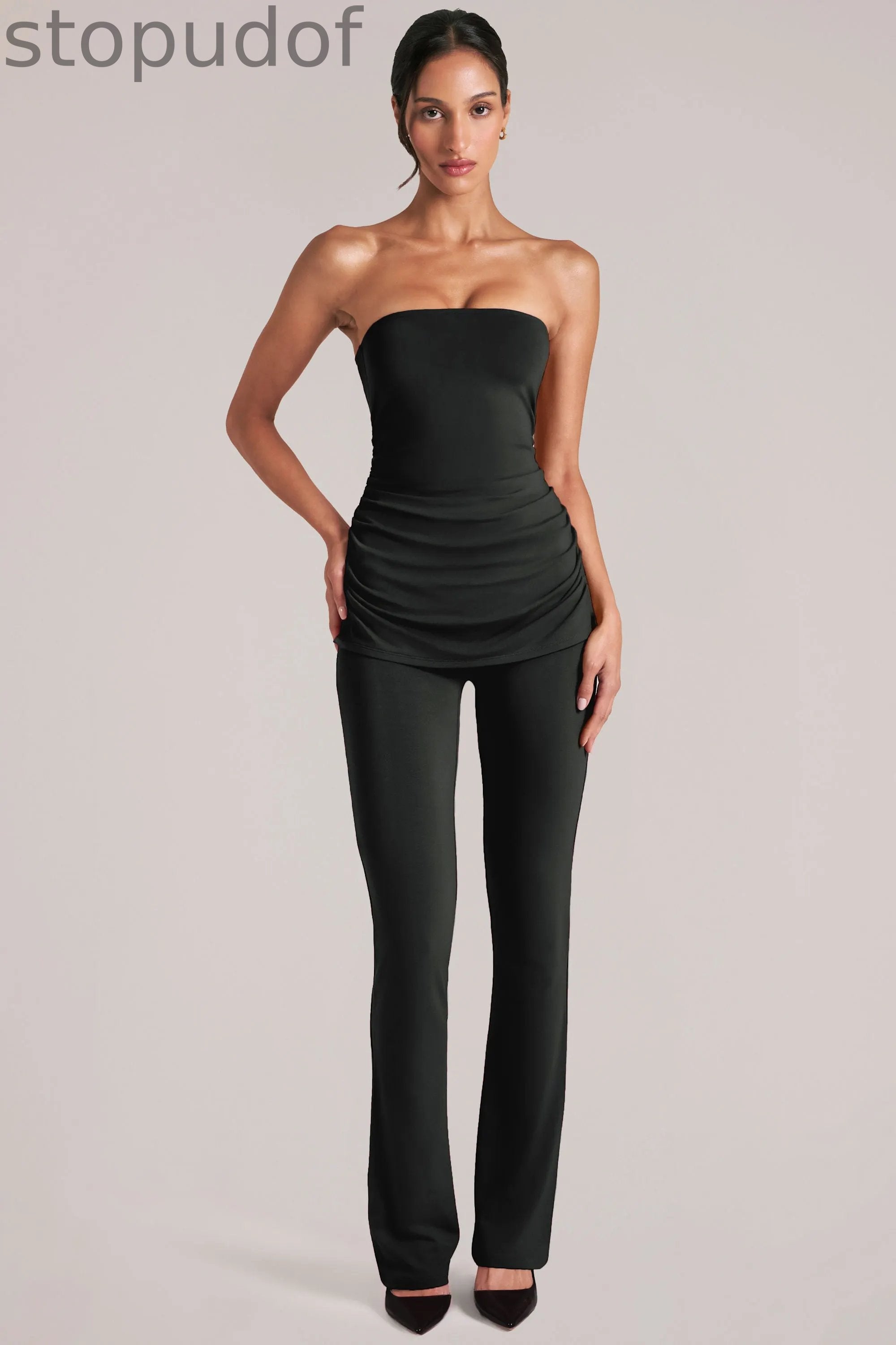 Mid-Rise Fitted Trousers  in Black