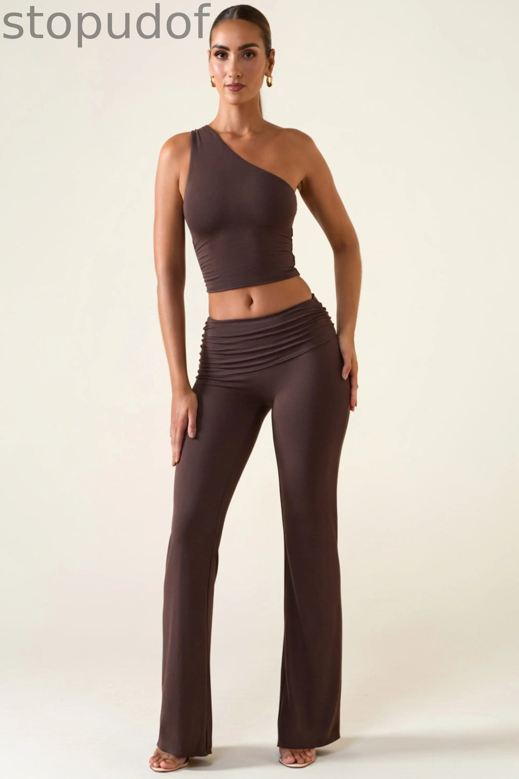 Mid-Rise Straight-Leg Trousers in Chocolate Brown