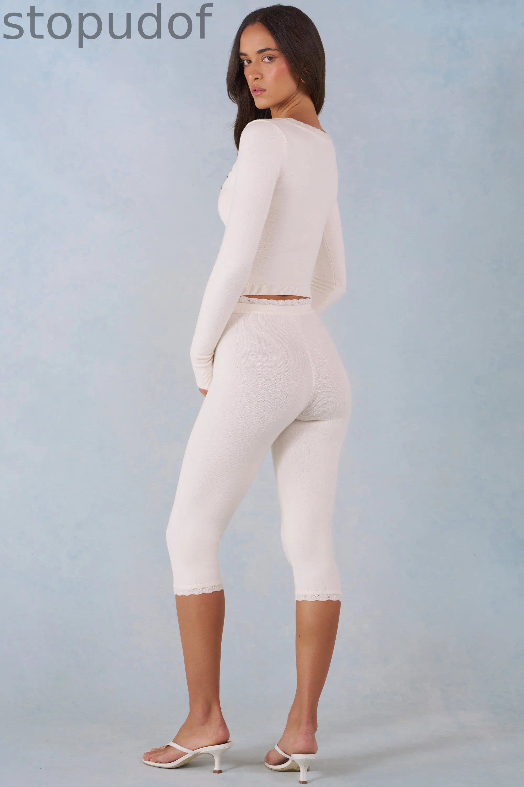Knit Mid-Rise Capri Trousers in Ivory
