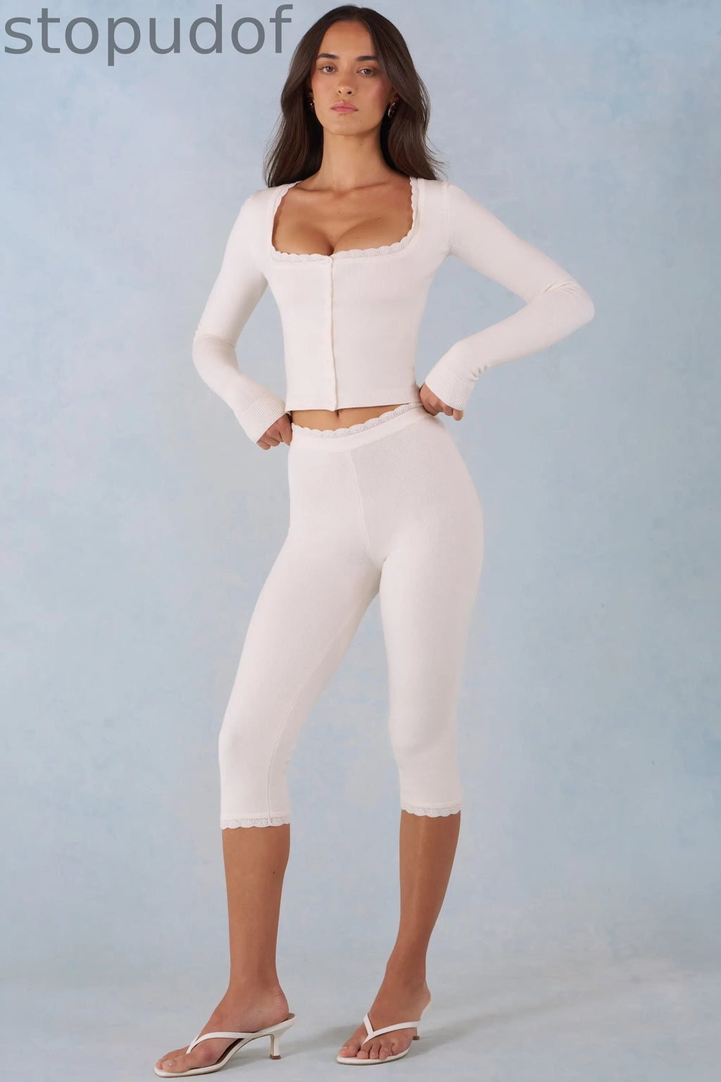 Knit Mid-Rise Capri Trousers in Ivory