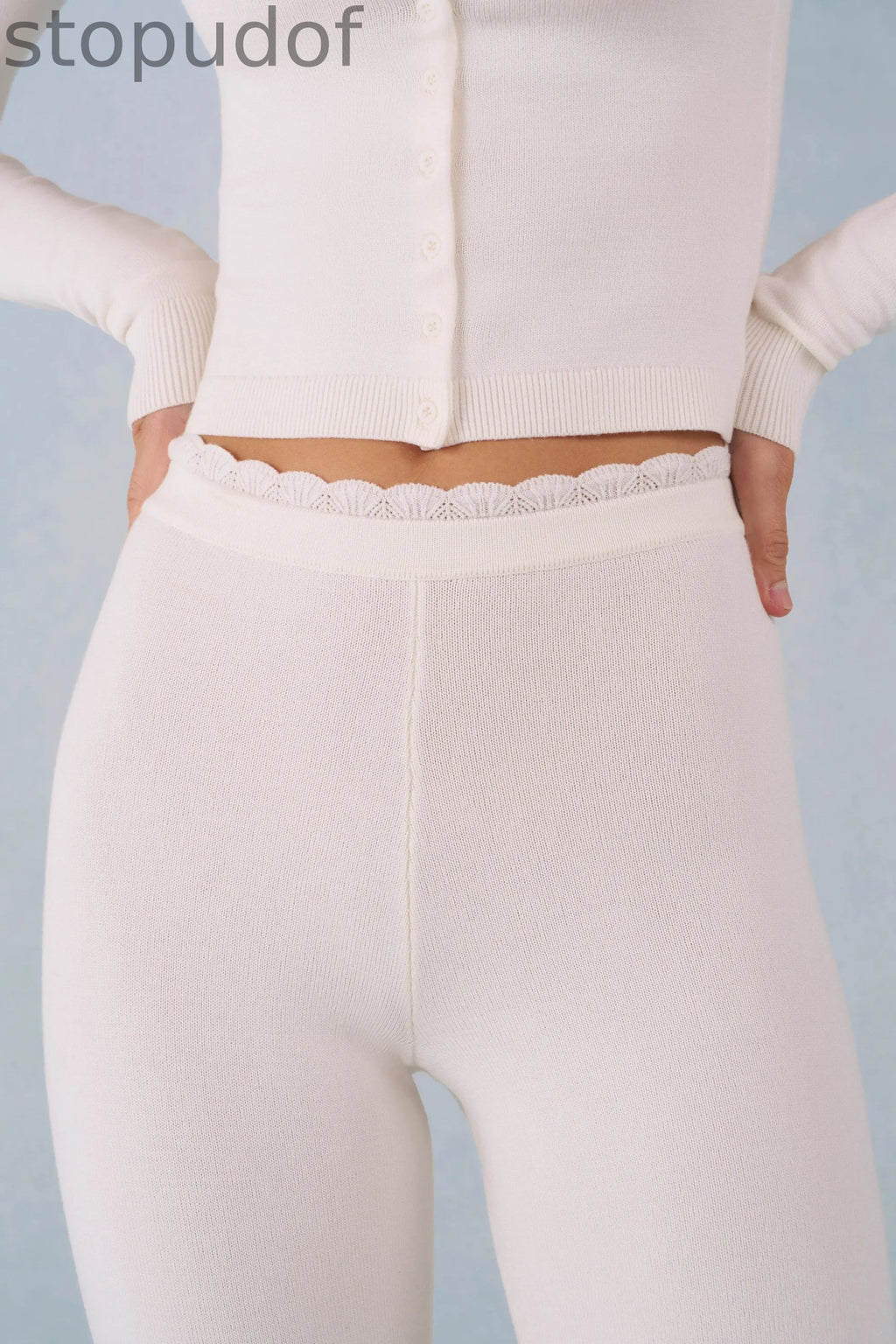 Knit Mid-Rise Capri Trousers in Ivory