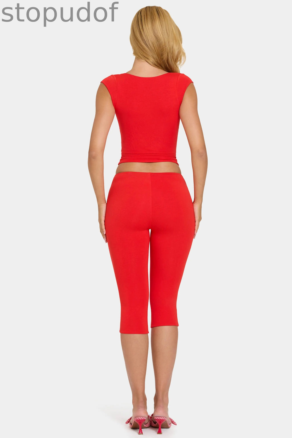 Modal Capri Leggings in Cherry