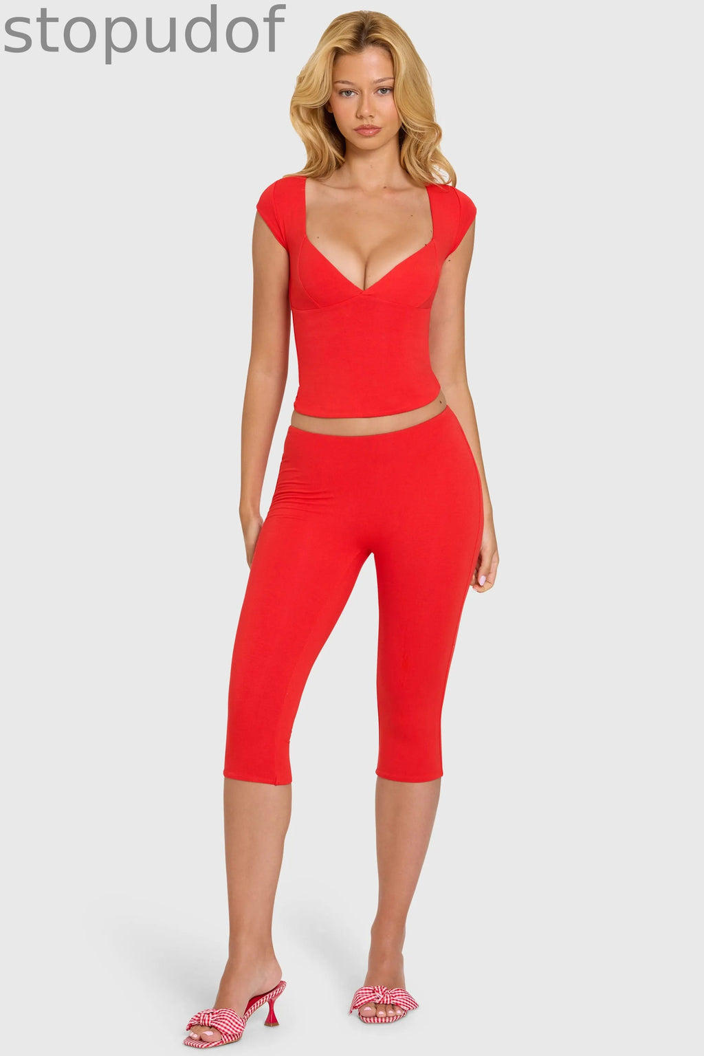 Modal Capri Leggings in Cherry