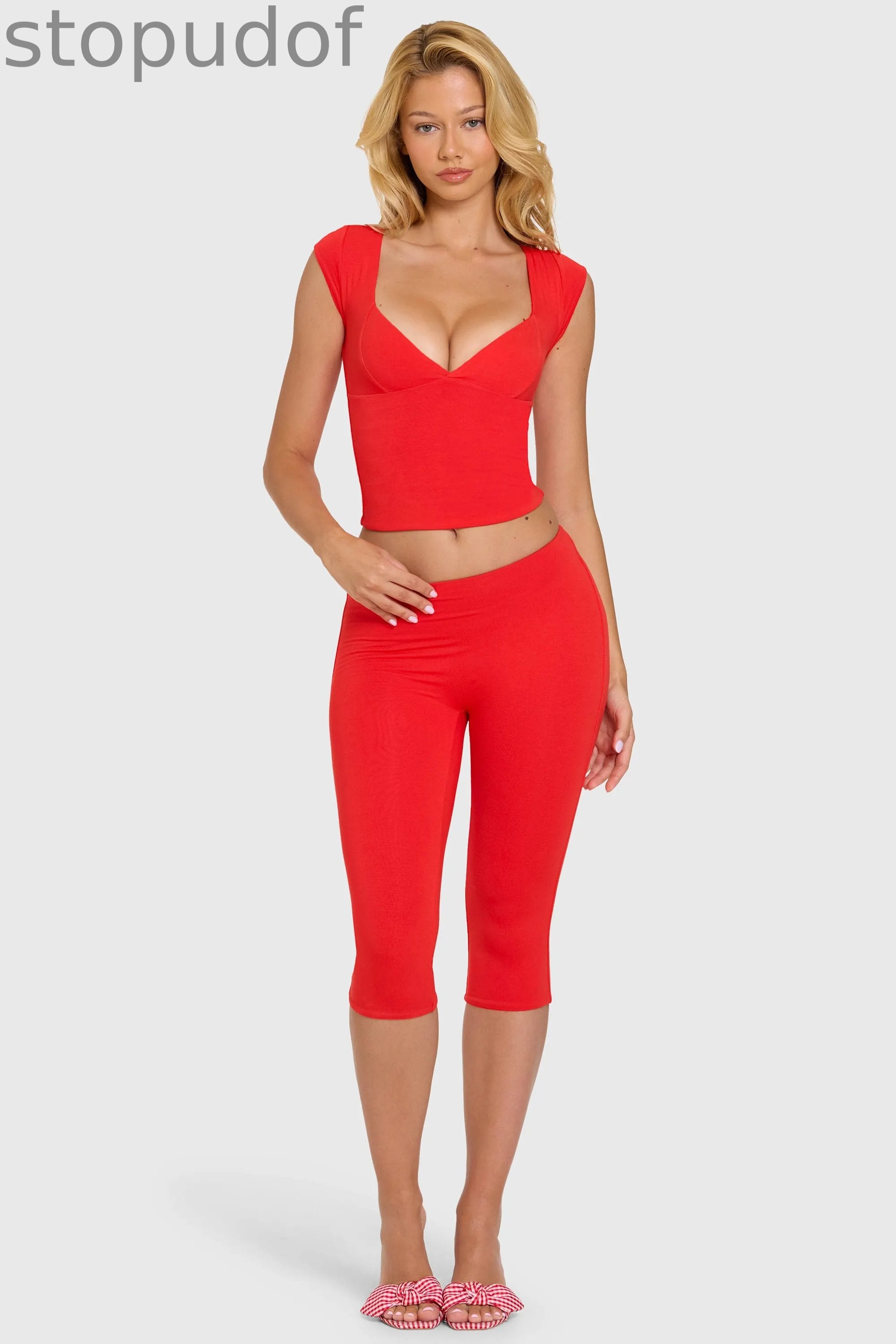 Modal Capri Leggings in Cherry