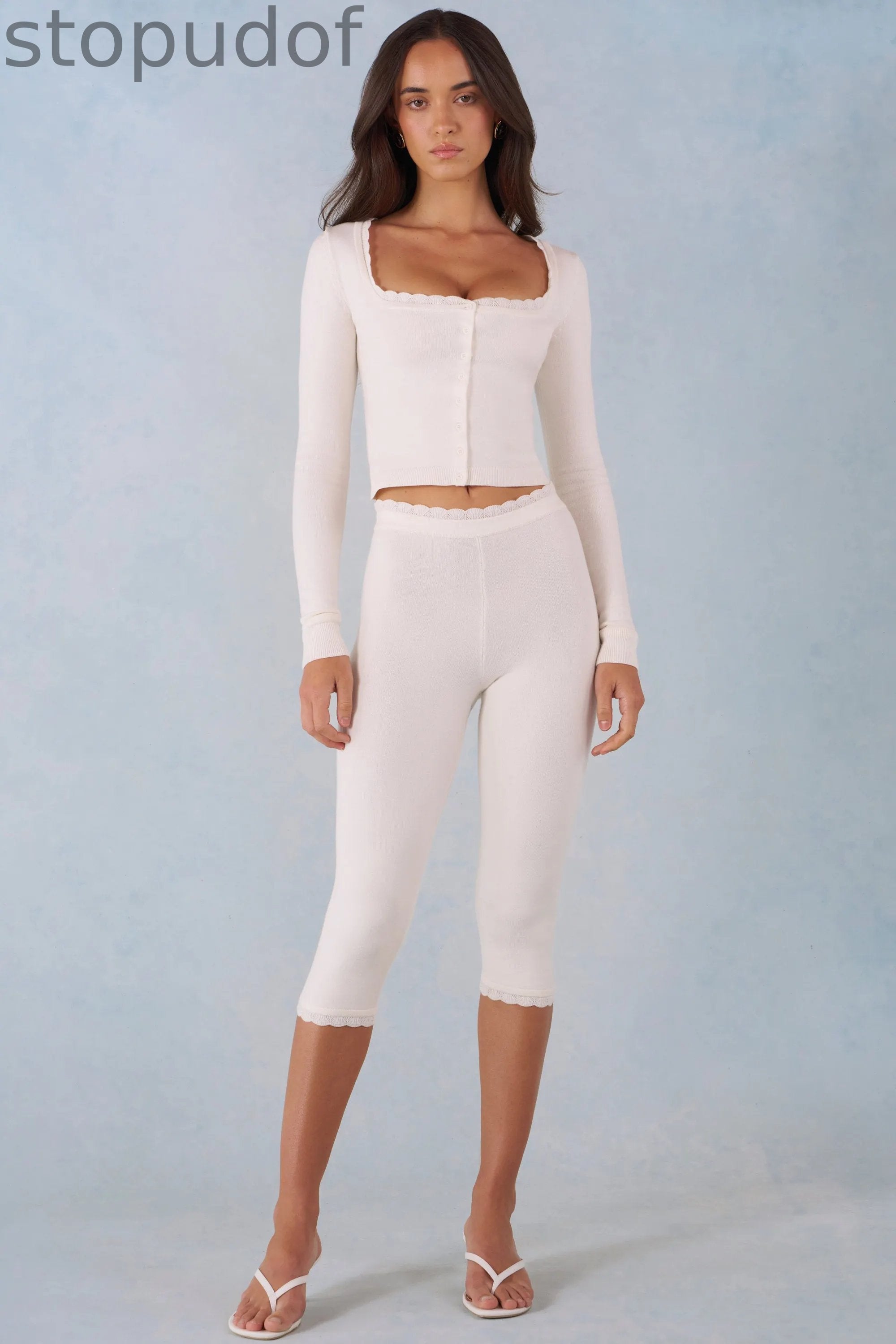 Knit Mid-Rise Capri Trousers in Ivory