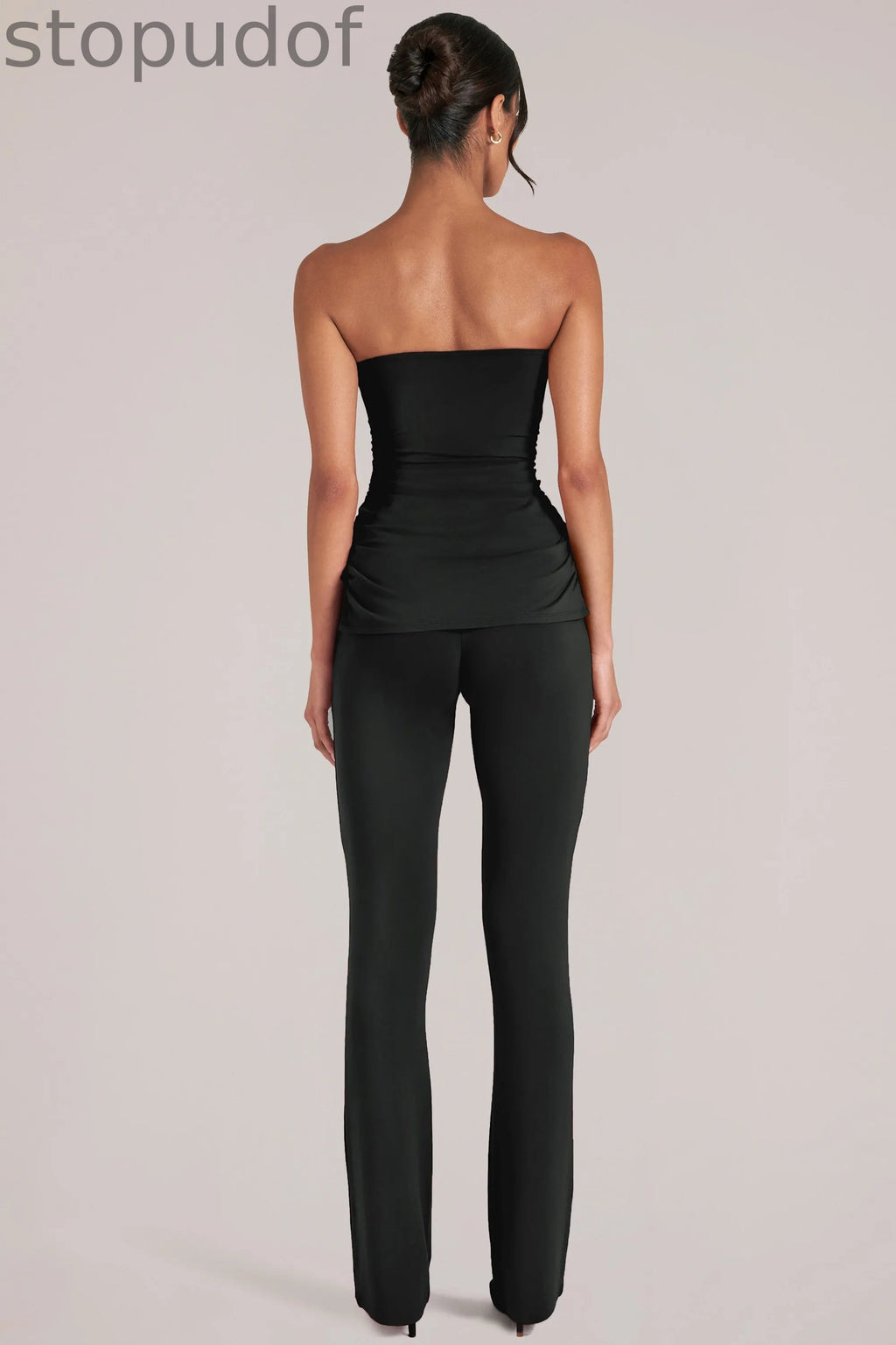 Mid-Rise Fitted Trousers  in Black