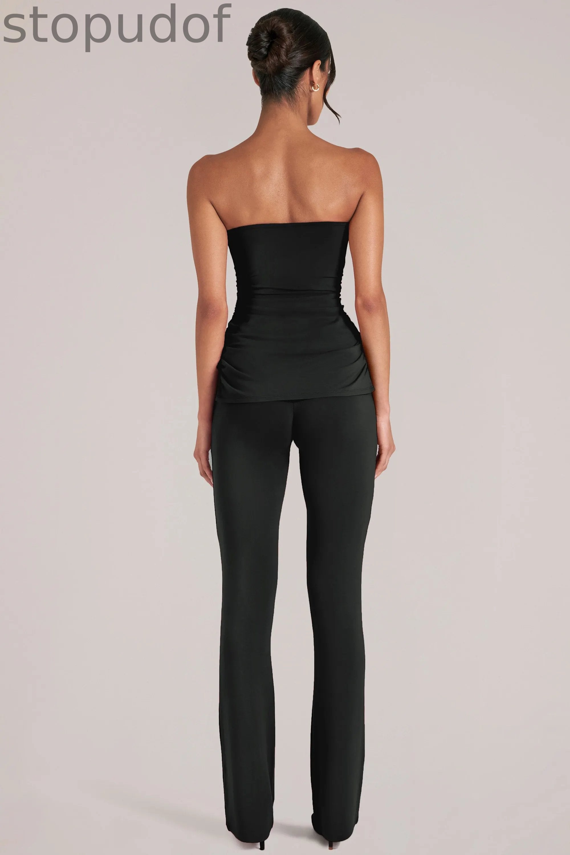 Mid-Rise Fitted Trousers  in Black