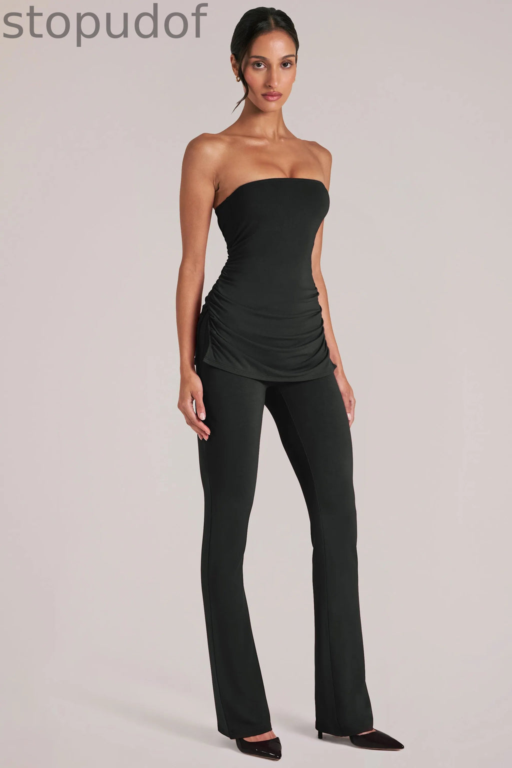 Mid-Rise Fitted Trousers  in Black