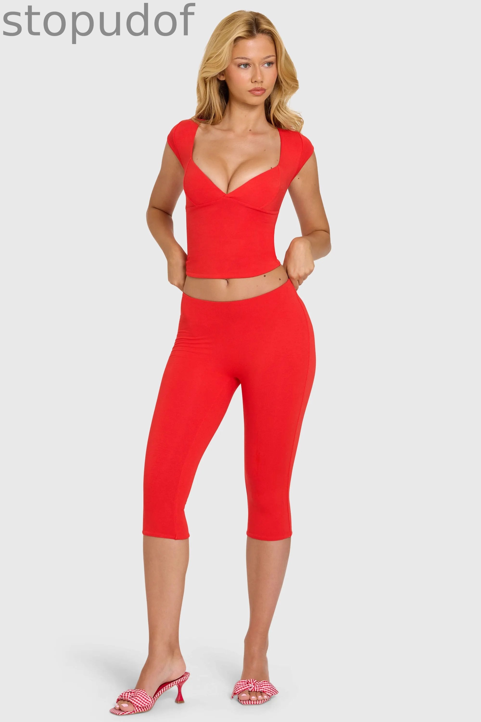 Modal Capri Leggings in Cherry